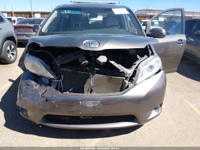 46053309 :رقم المزاد ، 5TDJK3DC7FS112000 vin ، 2015 Toyota Sienna Le 7 Passenger مزاد بيع