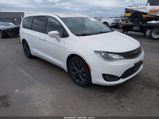 Chrysler Pacifica Touring Plus 2018 2C4RC1FGXJR354320 главное изображение