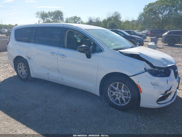 Auction sale of the 2024 Chrysler Pacifica Touring L, vin: 2C4RC1BGXRR125041, lot number: 46053434