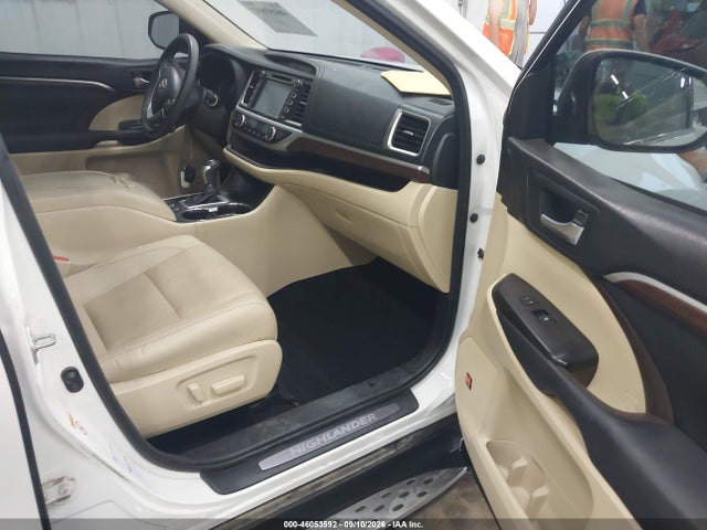 46053592 :رقم المزاد ، 5TDDKRFH5GS304591 vin ، 2016 Toyota Highlander Limited Platinum V6 مزاد بيع