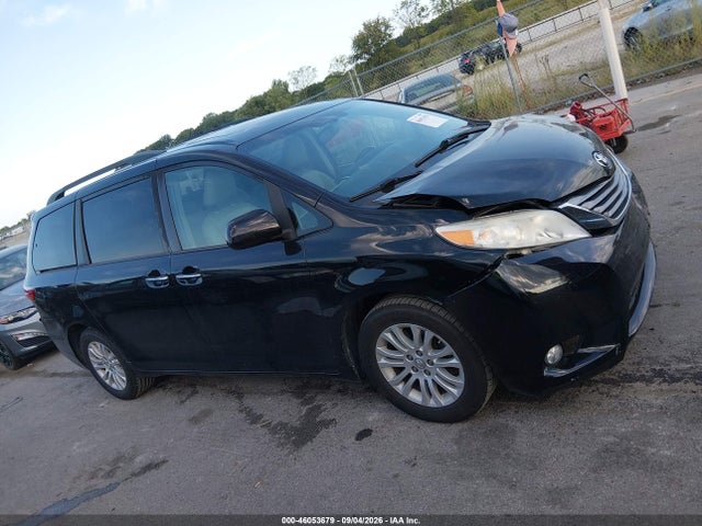 2017 Toyota Sienna Xle 8 Passenger მანქანა იყიდება აუქციონზე, vin: 5TDYZ3DC3HS824596, აუქციონის ნომერი: 46053679