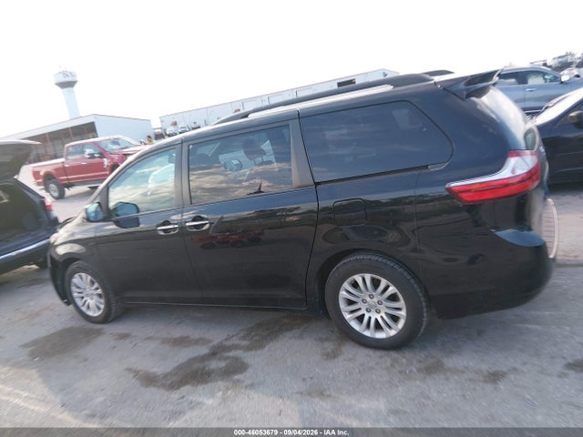 2017 Toyota Sienna Xle 8 Passenger მანქანა იყიდება აუქციონზე, vin: 5TDYZ3DC3HS824596, აუქციონის ნომერი: 46053679