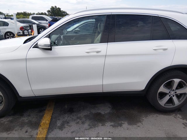 2017 Mercedes-benz Glc 300 მანქანა იყიდება აუქციონზე, vin: WDC0G4JB0HF182482, აუქციონის ნომერი: 46053762