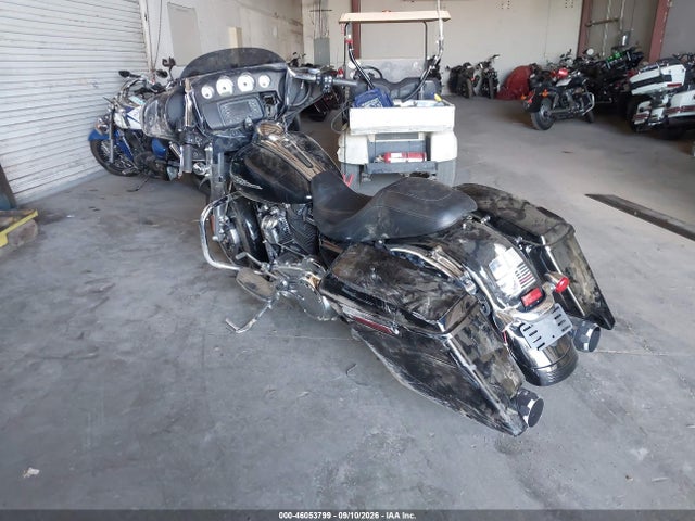 Harley-Davidson FLHX 2019 1HD1KBC31KB673675 Image 3