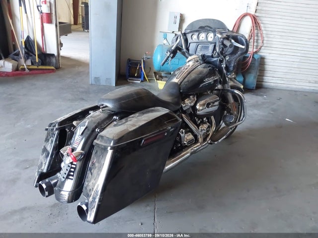 Harley-Davidson FLHX 2019 1HD1KBC31KB673675 Image 4