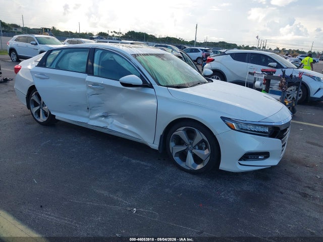 Продаж на аукціоні авто 2018 Honda Accord Touring, vin: 1HGCV1F97JA010063, номер лоту: 46053918