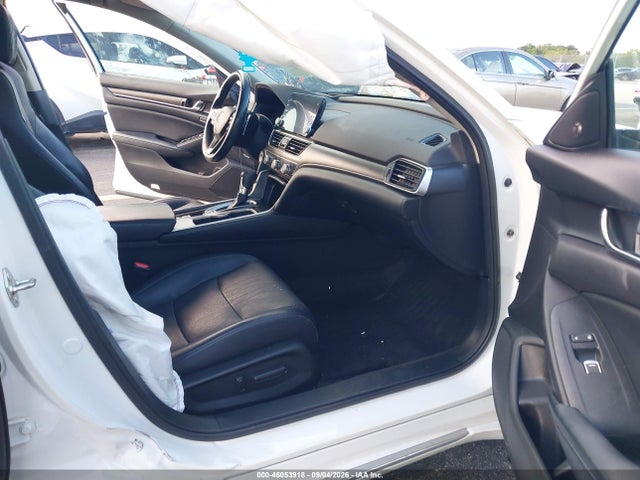Продаж на аукціоні авто 2018 Honda Accord Touring, vin: 1HGCV1F97JA010063, номер лоту: 46053918