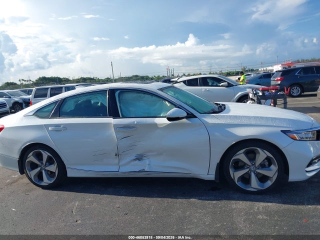 Продаж на аукціоні авто 2018 Honda Accord Touring, vin: 1HGCV1F97JA010063, номер лоту: 46053918