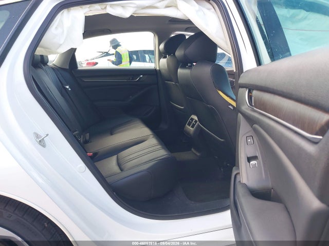 Продаж на аукціоні авто 2018 Honda Accord Touring, vin: 1HGCV1F97JA010063, номер лоту: 46053918