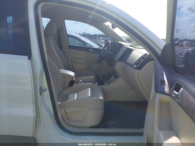 Aukcja sprzedaży 2017 Volkswagen Tiguan 2.0t/2.0t S, vin: WVGAV7AX2HK011555, numer aukcji: 46053972