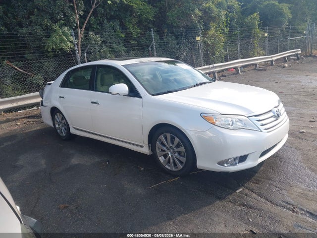 46054030 :رقم المزاد ، 4T1BK3DB1BU407039 vin ، 2011 Toyota Avalon Limited مزاد بيع