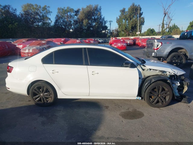 2018 Volkswagen Jetta 1.8t Se Sport მანქანა იყიდება აუქციონზე, vin: 3VWD17AJ4JM217240, აუქციონის ნომერი: 46054049