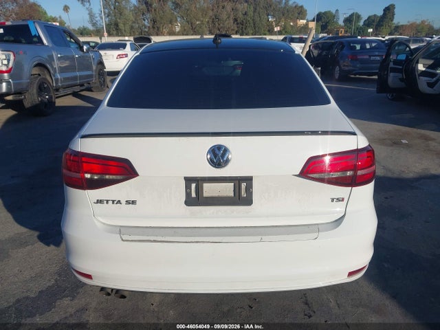 3VWD17AJ4JM217240 Volkswagen Jetta 1.8t Se Sport