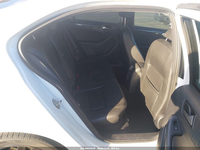 3VWD17AJ4JM217240 Volkswagen Jetta 1.8t Se Sport