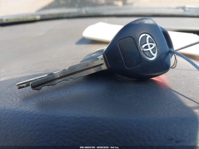 46054169 :رقم المزاد ، 4T1BF3EK6AU007463 vin ، 2010 Toyota Camry Le مزاد بيع