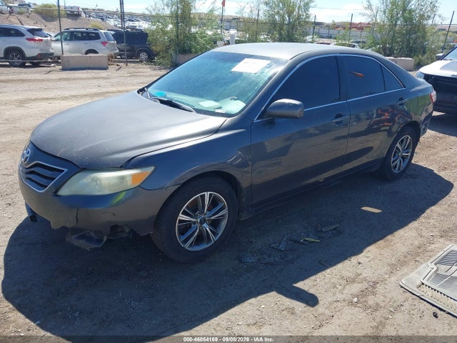 46054169 :رقم المزاد ، 4T1BF3EK6AU007463 vin ، 2010 Toyota Camry Le مزاد بيع