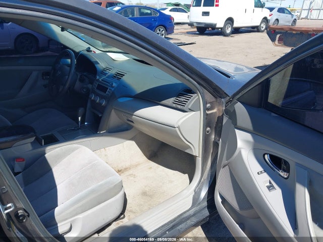 46054169 :رقم المزاد ، 4T1BF3EK6AU007463 vin ، 2010 Toyota Camry Le مزاد بيع