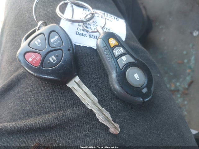 46054283 :رقم المزاد ، 4T1BF3EK9AU568806 vin ، 2010 Toyota Camry Le مزاد بيع