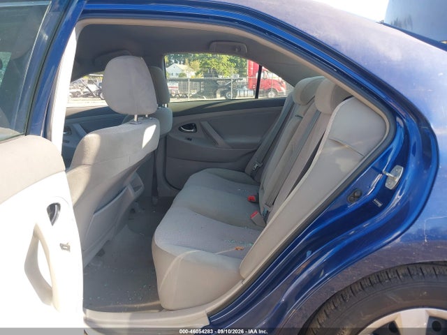 46054283 :رقم المزاد ، 4T1BF3EK9AU568806 vin ، 2010 Toyota Camry Le مزاد بيع