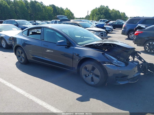 46054313 :رقم المزاد ، 5YJ3E1EA4NF329041 vin ، 2022 Tesla Model 3 Rear-wheel Drive مزاد بيع