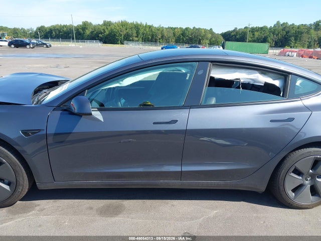46054313 :رقم المزاد ، 5YJ3E1EA4NF329041 vin ، 2022 Tesla Model 3 Rear-wheel Drive مزاد بيع