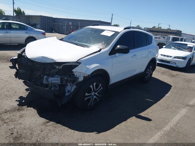 Toyota RAV4 LE 2018 2T3BFREV8JW740425 Image 2