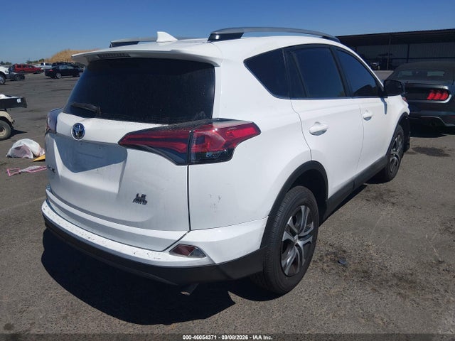 Toyota RAV4 LE 2018 2T3BFREV8JW740425 Image 4