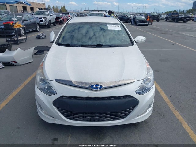 2014 Hyundai Sonata Hybrid მანქანა იყიდება აუქციონზე, vin: KMHEC4A42EA108221, აუქციონის ნომერი: 46054654