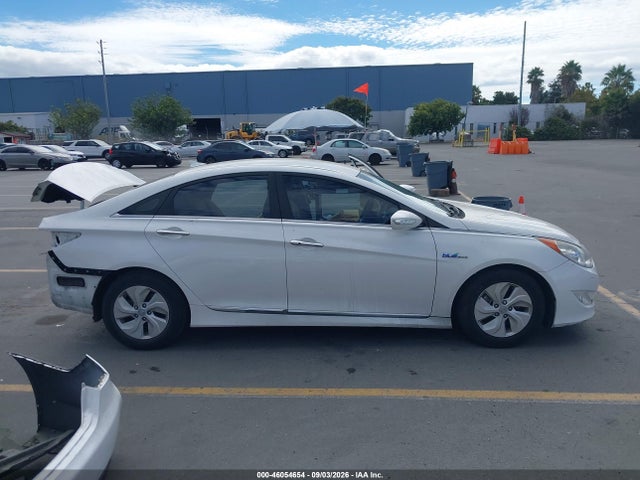2014 Hyundai Sonata Hybrid მანქანა იყიდება აუქციონზე, vin: KMHEC4A42EA108221, აუქციონის ნომერი: 46054654