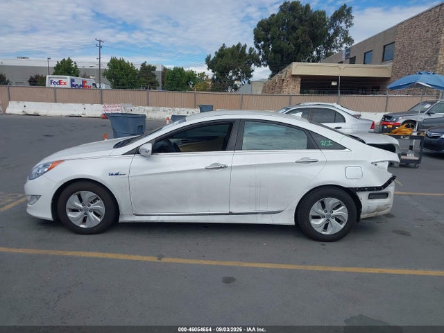 2014 Hyundai Sonata Hybrid მანქანა იყიდება აუქციონზე, vin: KMHEC4A42EA108221, აუქციონის ნომერი: 46054654