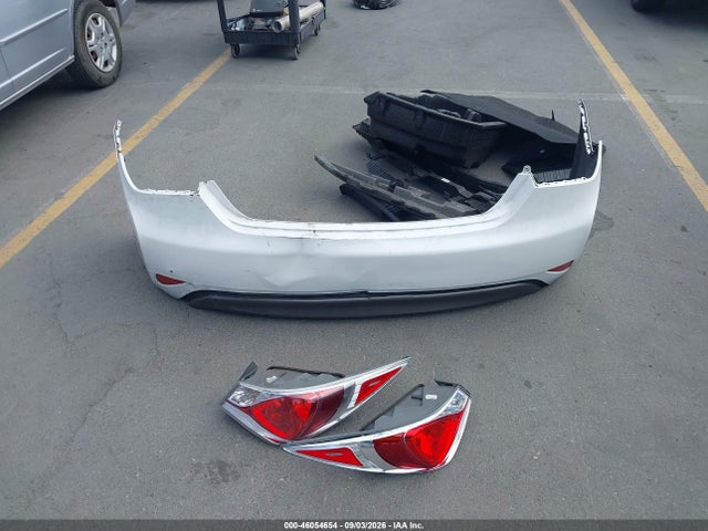 2014 Hyundai Sonata Hybrid მანქანა იყიდება აუქციონზე, vin: KMHEC4A42EA108221, აუქციონის ნომერი: 46054654