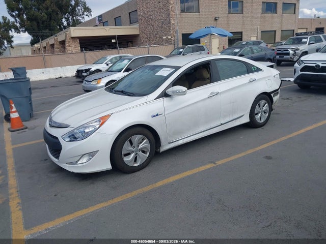 2014 Hyundai Sonata Hybrid მანქანა იყიდება აუქციონზე, vin: KMHEC4A42EA108221, აუქციონის ნომერი: 46054654