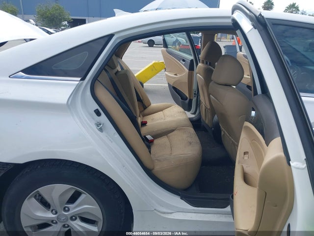 2014 Hyundai Sonata Hybrid მანქანა იყიდება აუქციონზე, vin: KMHEC4A42EA108221, აუქციონის ნომერი: 46054654