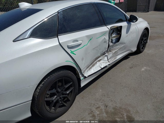 46054761 :رقم المزاد ، 1HGCV1F50JA030765 vin ، 2018 Honda Accord Ex-l مزاد بيع