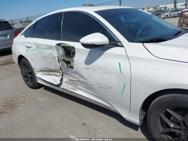 46054761 :رقم المزاد ، 1HGCV1F50JA030765 vin ، 2018 Honda Accord Ex-l مزاد بيع