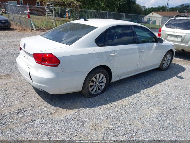 2014 Volkswagen Passat 1.8t Wolfsburg Edition მანქანა იყიდება აუქციონზე, vin: 1VWAT7A39EC082746, აუქციონის ნომერი: 46054818