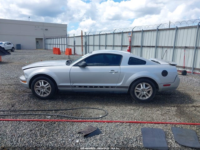 2007 Ford Mustang V6 Deluxe/v6 Premium მანქანა იყიდება აუქციონზე, vin: 1ZVFT80N075224357, აუქციონის ნომერი: 46054826