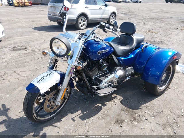 Harley-Davidson Flrt Free Wheeler 2015 1HD1MCM16FB857125 Image 2