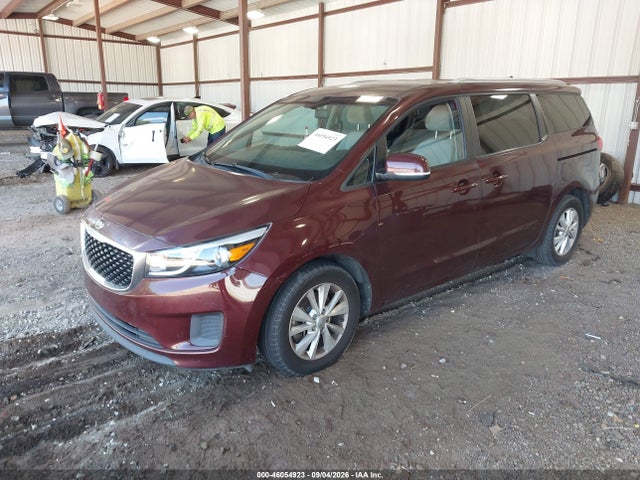 KIA SEDONA LX 2016 KNDMB5C1XG6204762 Image 2