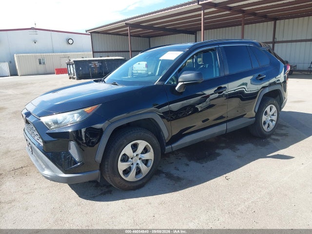 Toyota RAV4 LE 2019 2T3H1RFV7KC019717 Image 2