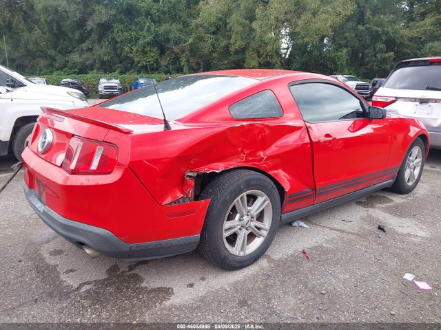 46054988 :رقم المزاد ، 1ZVBP8AM8C5208586 vin ، 2012 Ford Mustang V6 مزاد بيع