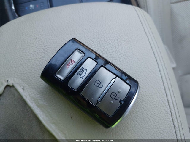 2015 Kia Cadenza Premium მანქანა იყიდება აუქციონზე, vin: KNALN4D76F5193714, აუქციონის ნომერი: 46055046