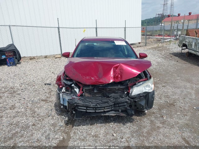 46055097 :رقم المزاد ، 4T1BF1FK7HU769181 vin ، 2017 Toyota Camry Le مزاد بيع