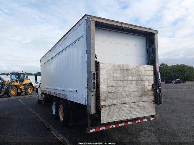 Продажа на аукционе авто 2016 Freightliner M2 106 Medium Duty, vin: 1FVHCYCYXGHHE5816, номер лота: 46055119
