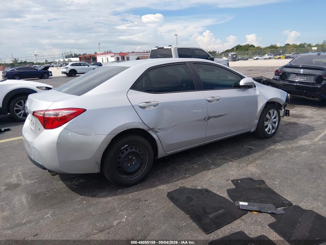46055159 :رقم المزاد ، 5YFBURHE3JP787745 vin ، 2018 Toyota Corolla Le مزاد بيع