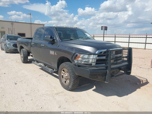 46055272 :رقم المزاد ، 3C63R3GL8FG555942 vin ، 2015 Ram 3500 Tradesman مزاد بيع