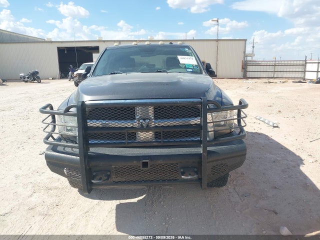 46055272 :رقم المزاد ، 3C63R3GL8FG555942 vin ، 2015 Ram 3500 Tradesman مزاد بيع