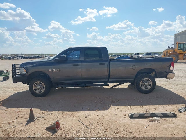 46055272 :رقم المزاد ، 3C63R3GL8FG555942 vin ، 2015 Ram 3500 Tradesman مزاد بيع