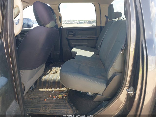 46055272 :رقم المزاد ، 3C63R3GL8FG555942 vin ، 2015 Ram 3500 Tradesman مزاد بيع