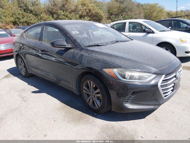 2018 5NPD84LF5JH242031 main image